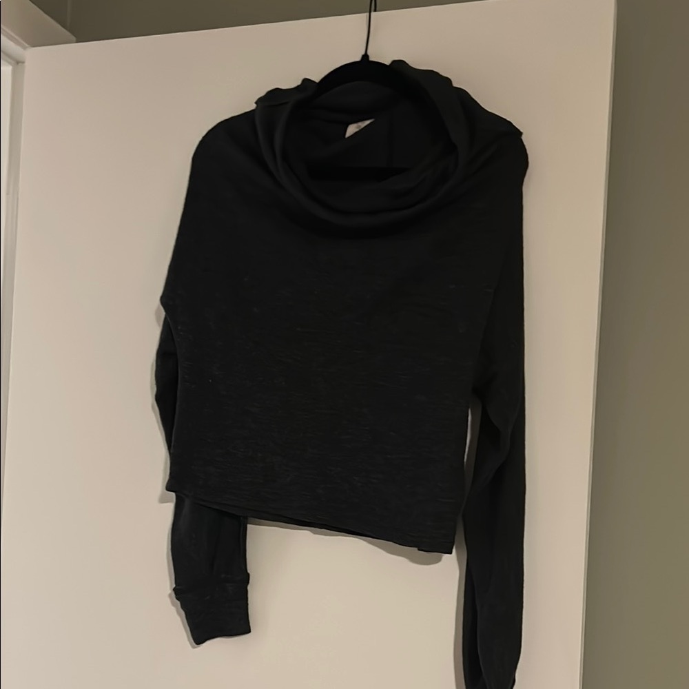 Black heathered We The Free sweater small